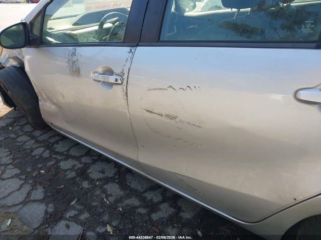 JTDKDTB30G1124019 Toyota Prius C Two