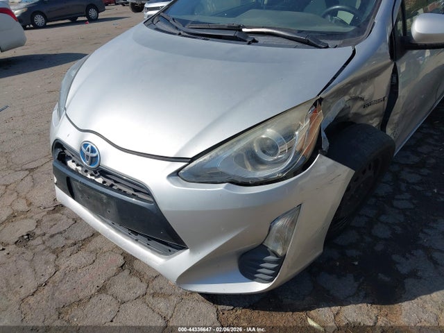 JTDKDTB30G1124019 Toyota Prius C Two