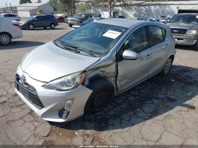 JTDKDTB30G1124019 Toyota Prius C Two