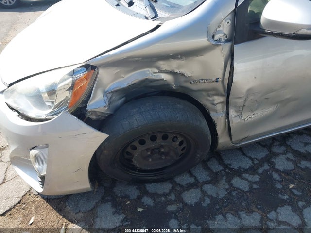 JTDKDTB30G1124019 Toyota Prius C Two