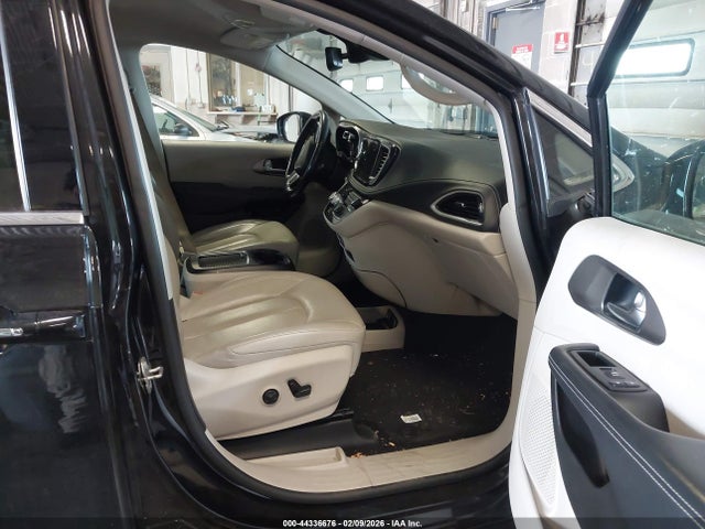 2021 CHRYSLER PACIFICA HYBRID 2C4RC1L71MR599516 Photo 4
