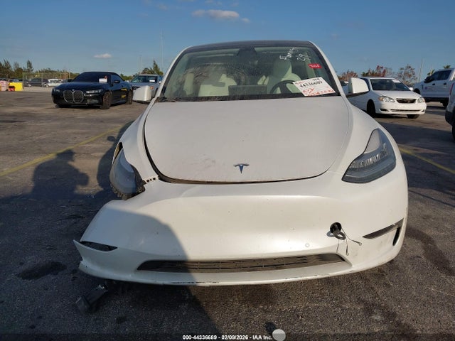 Продажа на аукционе авто 2021 Tesla Model Y Long Range Dual Motor All-wheel Drive, vin: 5YJYGAEE4MF186934, номер лота: 44336689
