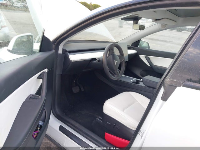 Продажа на аукционе авто 2021 Tesla Model Y Long Range Dual Motor All-wheel Drive, vin: 5YJYGAEE4MF186934, номер лота: 44336689