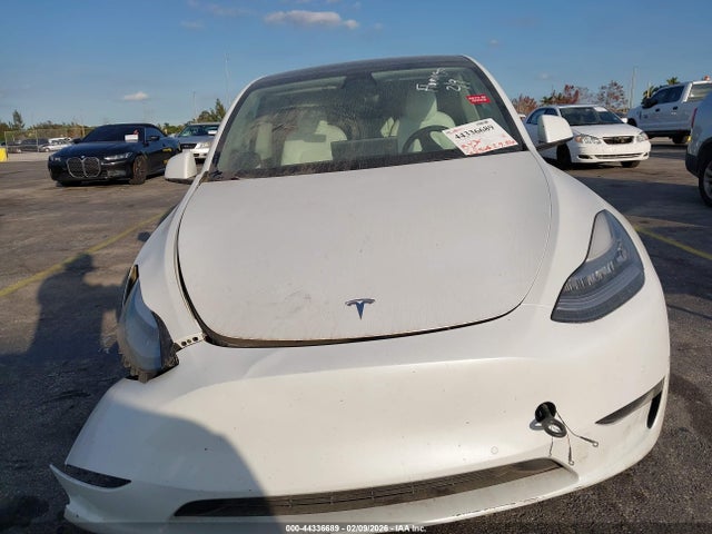 Продажа на аукционе авто 2021 Tesla Model Y Long Range Dual Motor All-wheel Drive, vin: 5YJYGAEE4MF186934, номер лота: 44336689