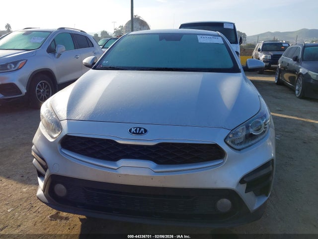3KPF24AD8ME389805 KIA Forte Lxs