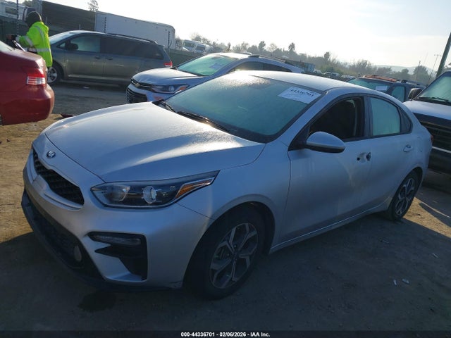 3KPF24AD8ME389805 KIA Forte Lxs