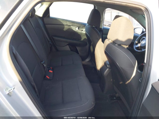 3KPF24AD8ME389805 KIA Forte Lxs