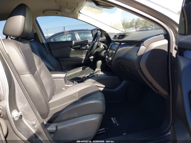 JN1BJ1CV2MW301569 Nissan Rogue Sport Sl Fwd Xtronic Cvt