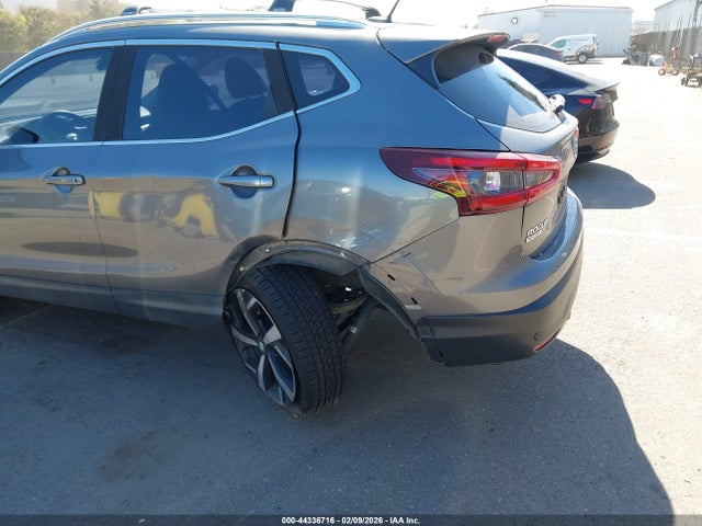 JN1BJ1CV2MW301569 Nissan Rogue Sport Sl Fwd Xtronic Cvt