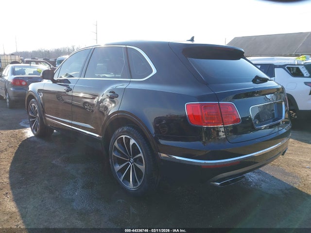 2018 BENTLEY BENTAYGA SJAAC2ZV6JC017909 Photo 2