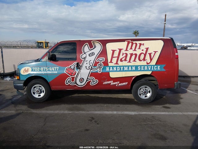 GMC Savana 2500 Work Van 2018 1GTW7AFG4J1214873 Image 15