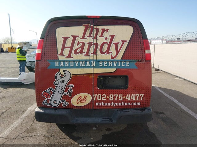 GMC Savana 2500 Work Van 2018 1GTW7AFG4J1214873 Image 17