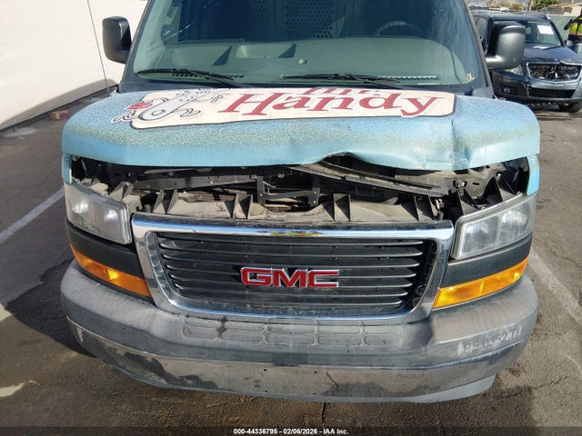GMC Savana 2500 Work Van 2018 1GTW7AFG4J1214873 Image 18