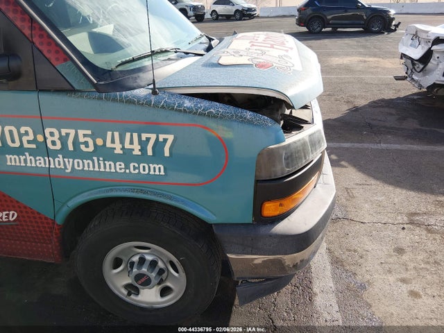 GMC Savana 2500 Work Van 2018 1GTW7AFG4J1214873 Image 19