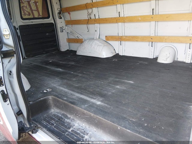 GMC Savana 2500 Work Van 2018 1GTW7AFG4J1214873 Image 8