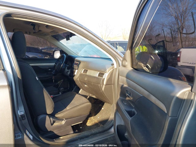 2016 MITSUBISHI OUTLANDER JA4AZ3A32GZ031691 Photo 4