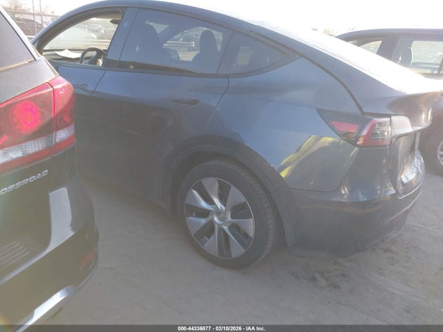 2023 TESLA MODEL Y 7SAYGDEE7PA188330 Photo 2