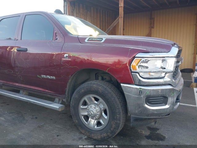 3C6UR5CL6MG538592 RAM 2500 Tradesman 4x4 6&#039;4 Box