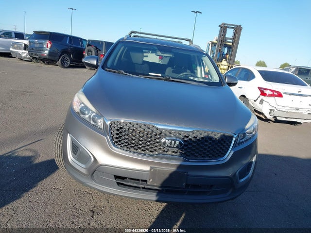 5XYPGDA56HG311577 KIA Sorento 3.3l Lx