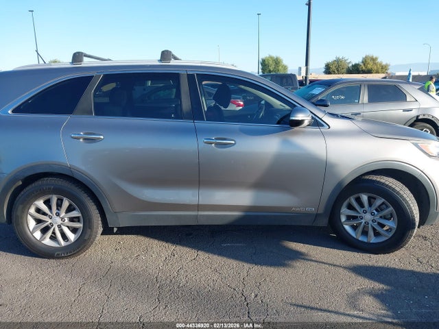 5XYPGDA56HG311577 KIA Sorento 3.3l Lx