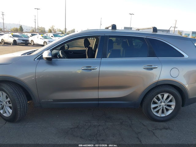 5XYPGDA56HG311577 KIA Sorento 3.3l Lx