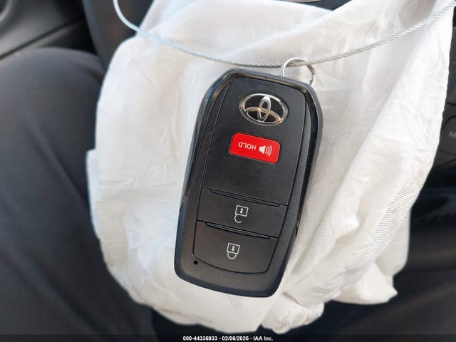 JTDACAAU8R3038008 Toyota Prius Le