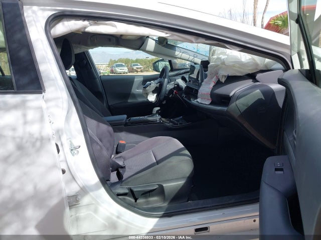 JTDACAAU8R3038008 Toyota Prius Le