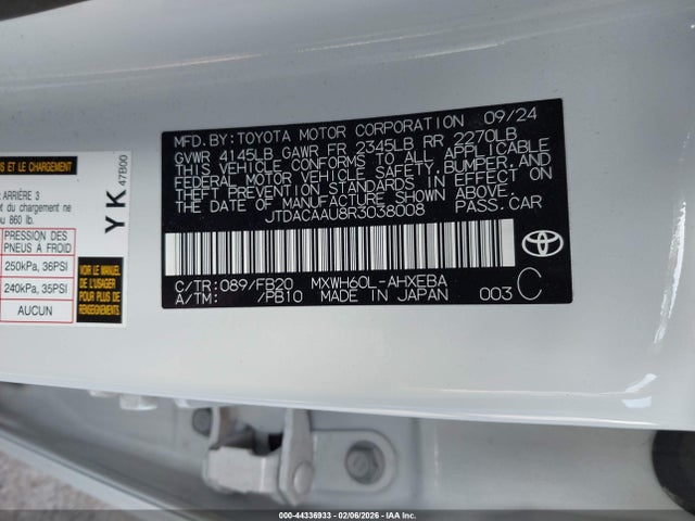 JTDACAAU8R3038008 Toyota Prius Le
