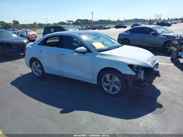 2024 AUDI A3 WAUHUDGYXRA019637 Photo 0