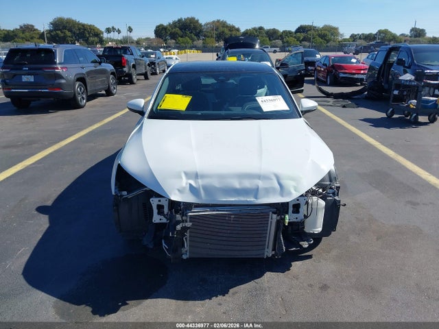 44336977 :رقم المزاد ، WAUHUDGYXRA019637 vin ، 2024 Audi A3 Premium Plus 40 Tfsi Quattro S Tronic مزاد بيع