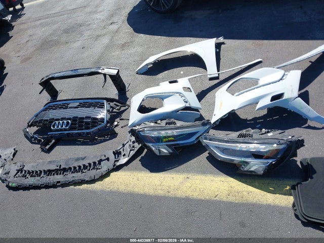 44336977 :رقم المزاد ، WAUHUDGYXRA019637 vin ، 2024 Audi A3 Premium Plus 40 Tfsi Quattro S Tronic مزاد بيع