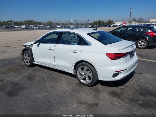 2024 AUDI A3 WAUHUDGYXRA019637 Photo 2