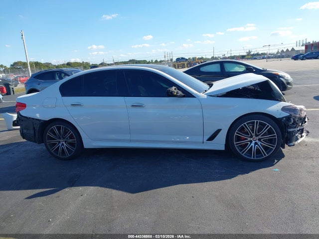 2017 Bmw 540i მანქანა იყიდება აუქციონზე, vin: WBAJE5C35HG917217, აუქციონის ნომერი: 44336988