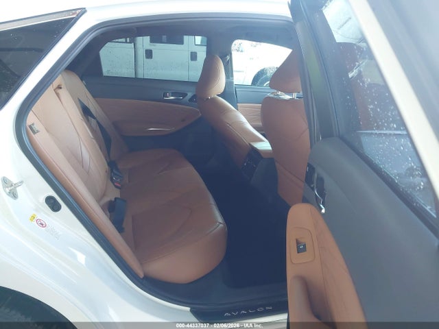 4T1BZ1FB8KU027080 Toyota AVALON LIMITED