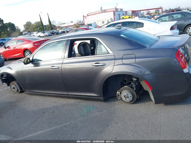 2C3CCAETXFH921907 Chrysler 300C