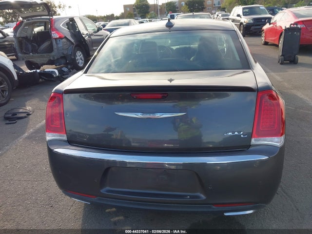 2C3CCAETXFH921907 Chrysler 300C