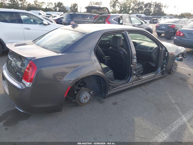 2C3CCAETXFH921907 Chrysler 300C
