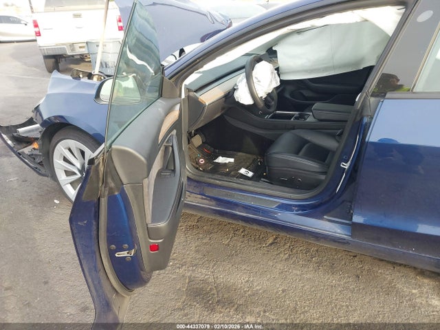 2023 Tesla Model 3 Rear-wheel Drive მანქანა იყიდება აუქციონზე, vin: 5YJ3E1EA8PF654777, აუქციონის ნომერი: 44337079
