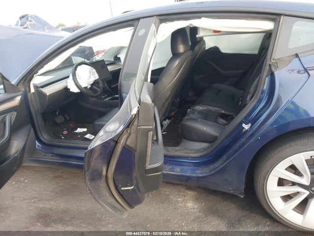 2023 Tesla Model 3 Rear-wheel Drive მანქანა იყიდება აუქციონზე, vin: 5YJ3E1EA8PF654777, აუქციონის ნომერი: 44337079