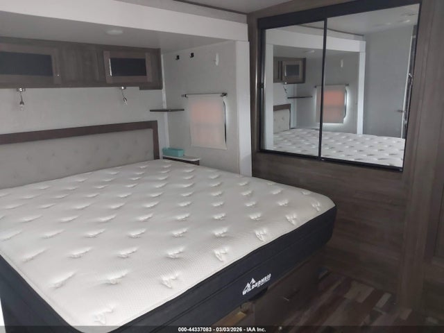 44337083 :رقم المزاد ، 4X4TRLH27N1898098 vin ، 2022 Rockwood Ct مزاد بيع