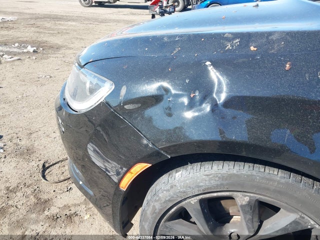 Продаж на аукціоні авто 2015 Chrysler 200 S, vin: 1C3CCCBB0FN538105, номер лоту: 44337084