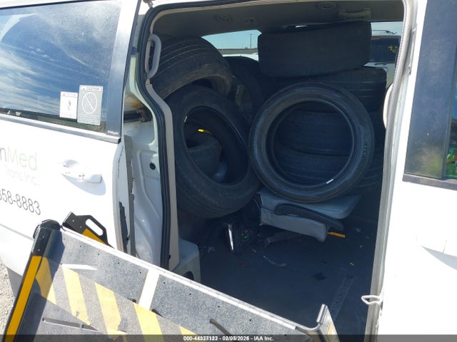 2C7WDGBG2ER360727 Dodge Grand Caravan Se