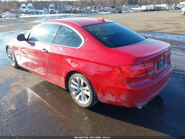 2011 BMW 3 SERIES WBAKE3C57BE557154 Photo 2
