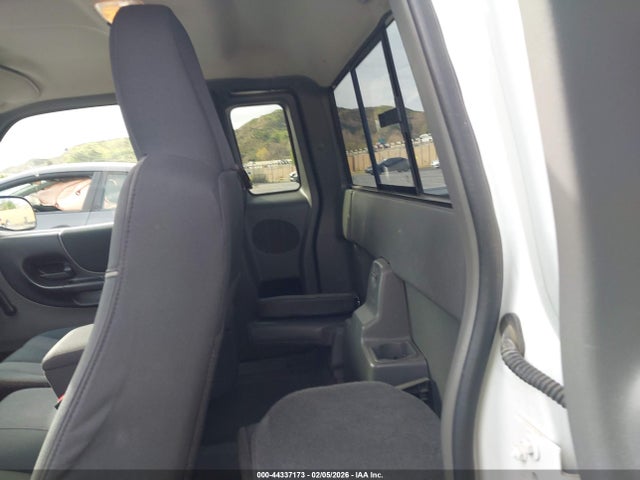 44337173 :رقم المزاد ، 4F4YR46U74TM05634 vin ، 2004 Mazda B3000 Se مزاد بيع