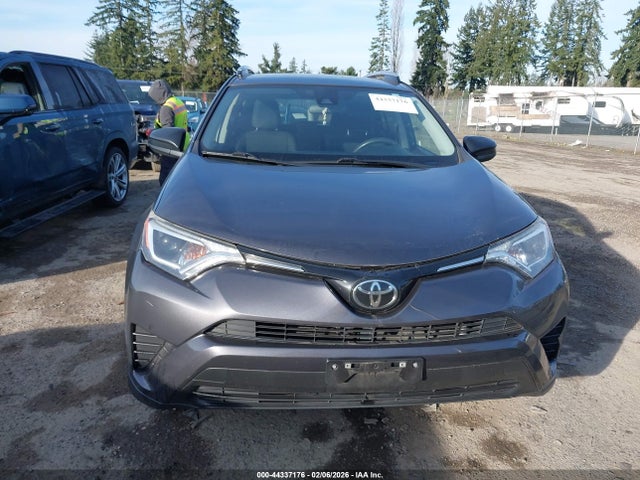 JTMBFREVXJJ741896 Toyota RAV4 LE