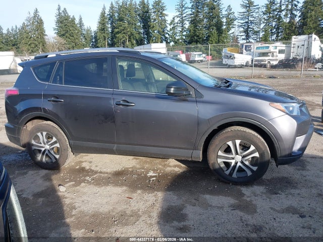 JTMBFREVXJJ741896 Toyota RAV4 LE