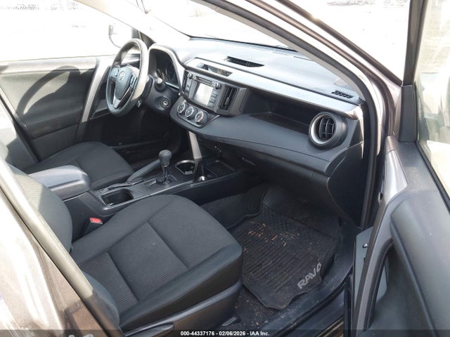 JTMBFREVXJJ741896 Toyota RAV4 LE