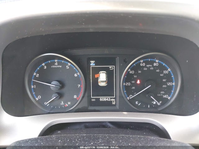 JTMBFREVXJJ741896 Toyota RAV4 LE