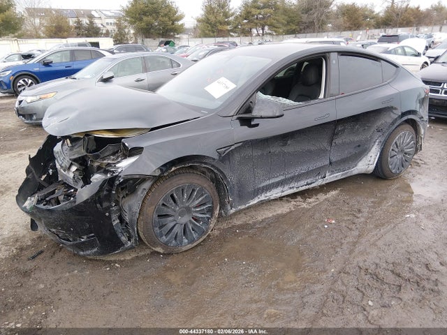 2022 Tesla Model Y Performance Dual Motor All-wheel Drive მანქანა იყიდება აუქციონზე, vin: 7SAYGDEF9NF366571, აუქციონის ნომერი: 44337180