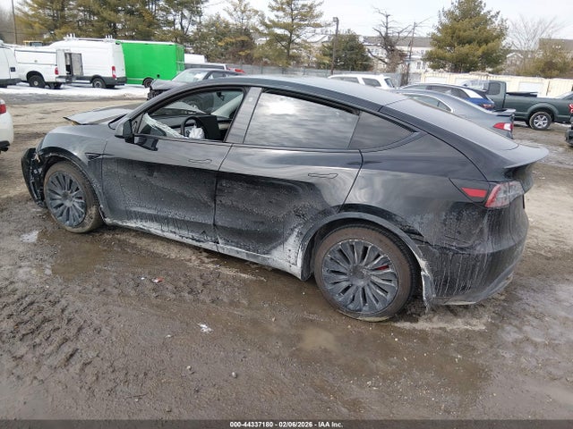 2022 Tesla Model Y Performance Dual Motor All-wheel Drive მანქანა იყიდება აუქციონზე, vin: 7SAYGDEF9NF366571, აუქციონის ნომერი: 44337180